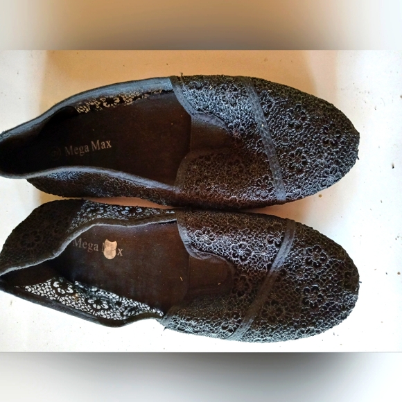 Mega Max Shoes - Women's Mega Max Black Lace Mesh Loafers